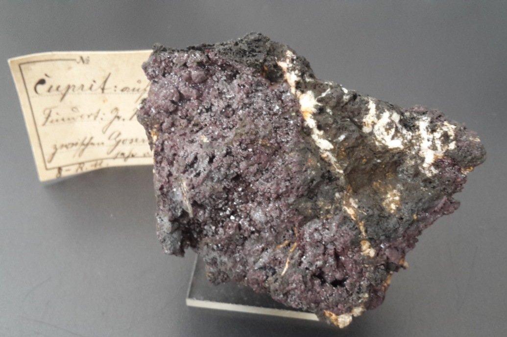 Cuprite
8 x 6 cm
(Autor: Andreas Gerstenberg)
