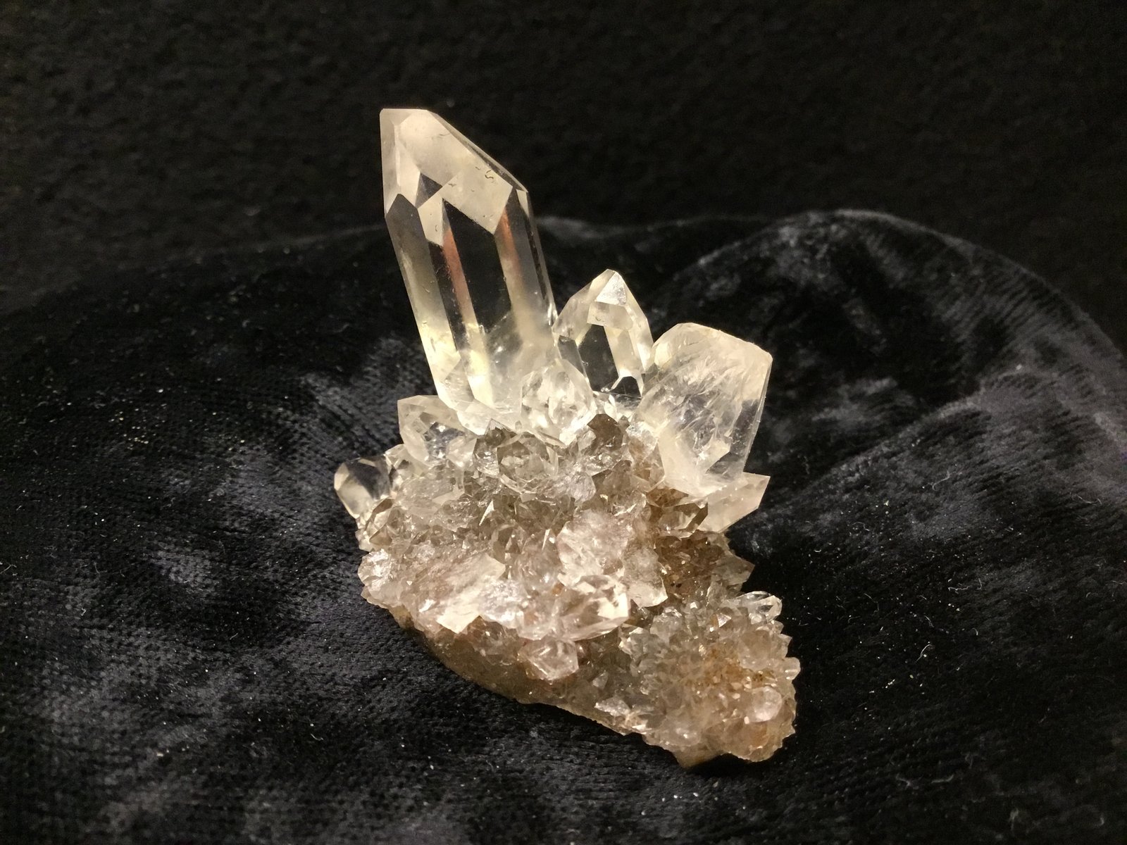 Quartz
6 cm.x 3 cm.
(Autor: vic rzonca)