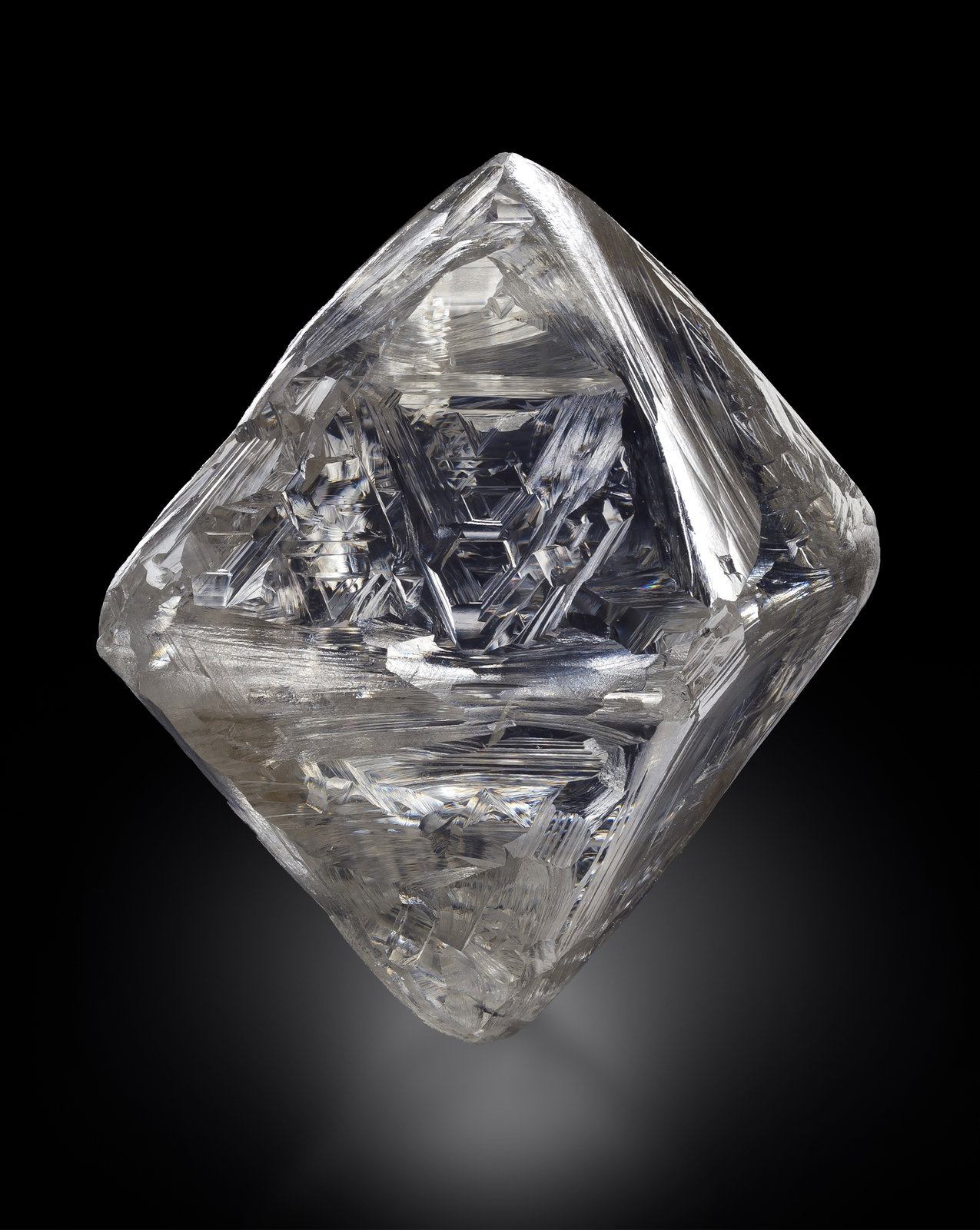 Diamond
2.5 x 2 x 2 cm
(Autor: MIM Museum)