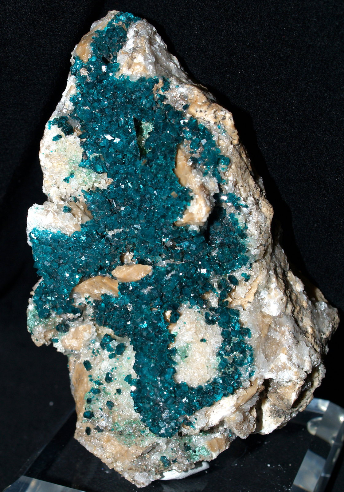 Dioptase
11x7x6 cm
(Autor: Joseph DOliveira)