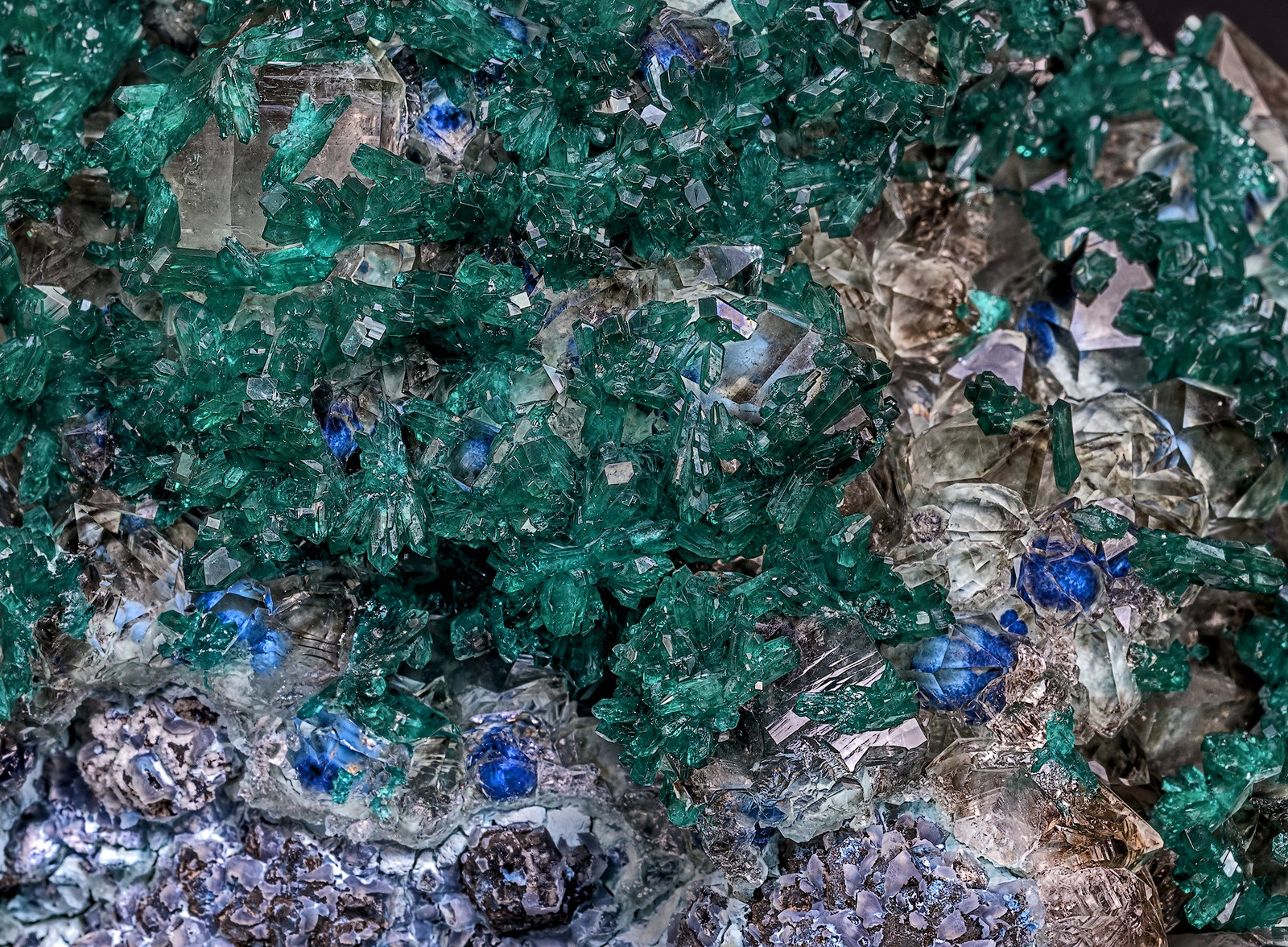 Dioptase, Quartz, Plancheite
(Autor: am mizunaka)