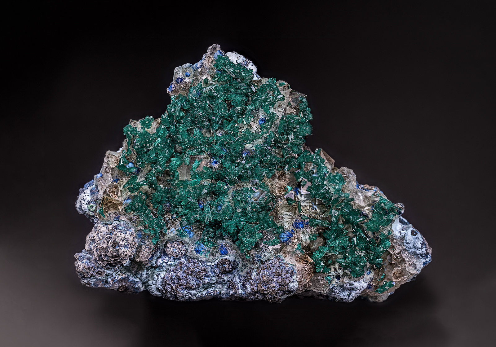 Dioptase, Quartz, Plancheite
13.3 x 9.4 cm
(Autor: am mizunaka)