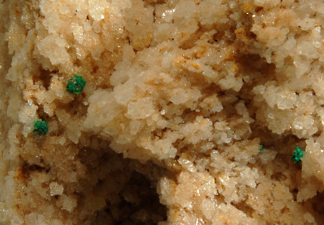 Dolomite with Malachite
6.1 x 7.7 cm
(Autor: Michael Shaw)