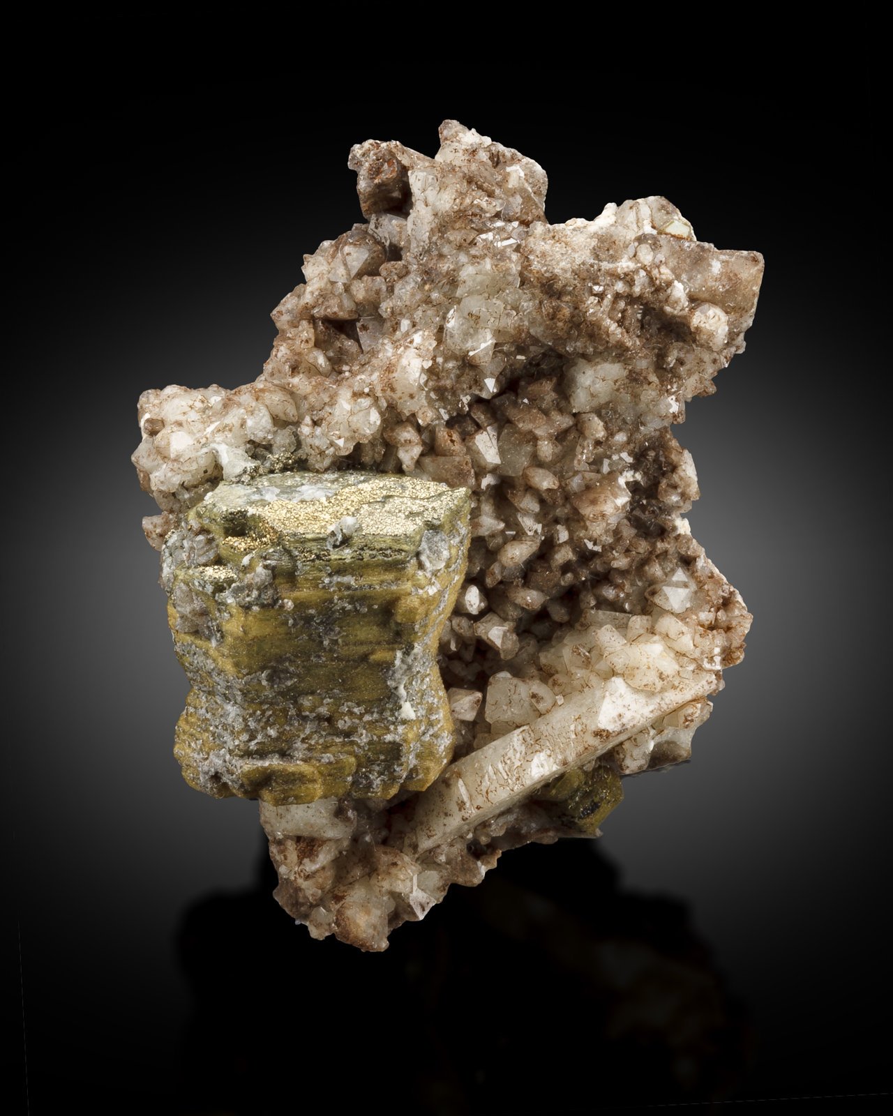 Donnayite-(Y)
4 x 3 x 2 cm / main crystal: 1.8 cm
(Autor: MIM Museum)