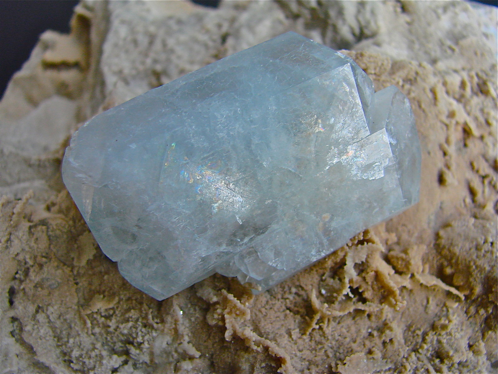 Celestine
celestine crystal,  5.0 cm on matrix
(Autor: Bob Harman)