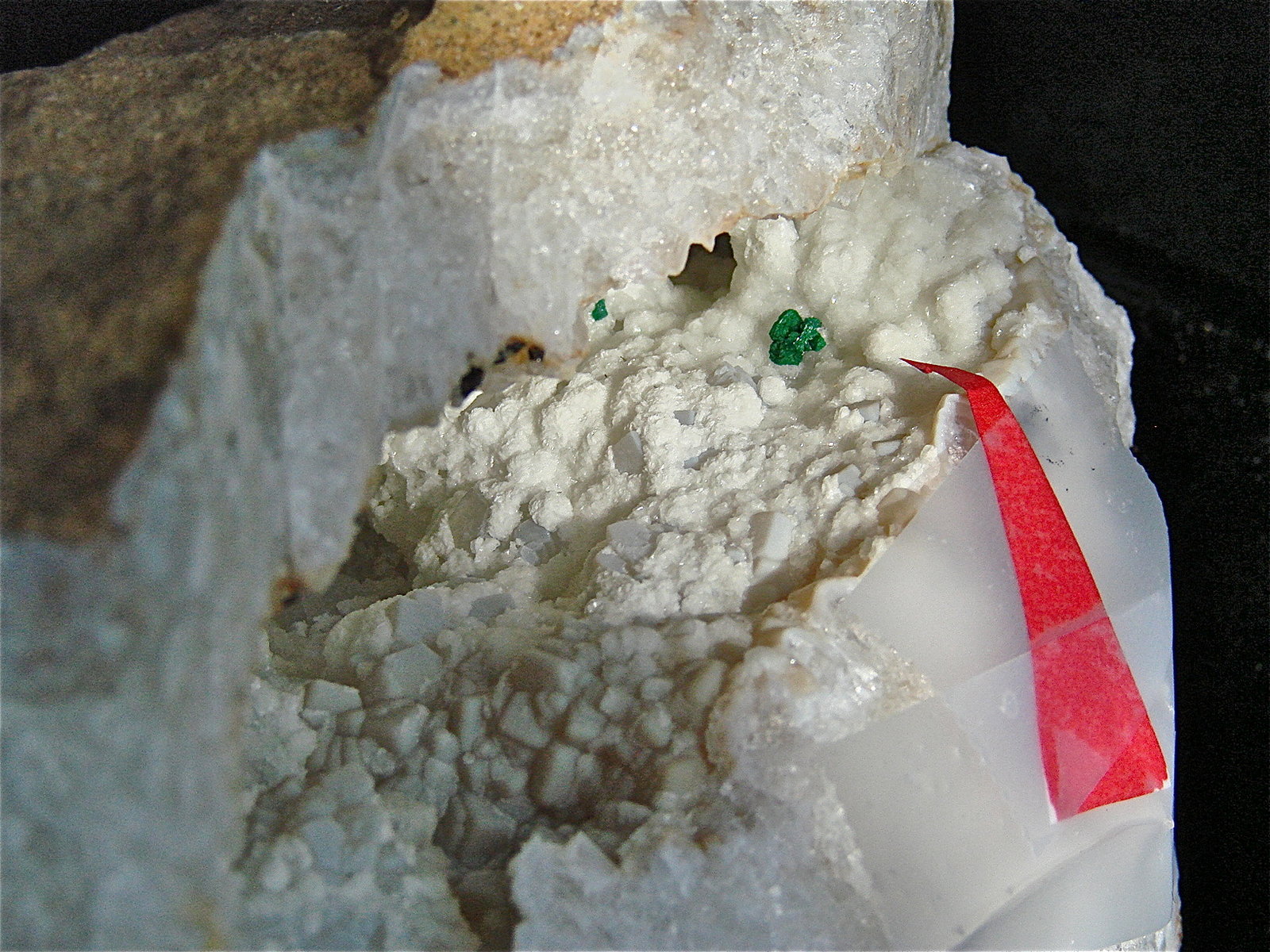 Malachite on Aragonite on Quartz
malachite is 2.5 mm
(Autor: Bob Harman)