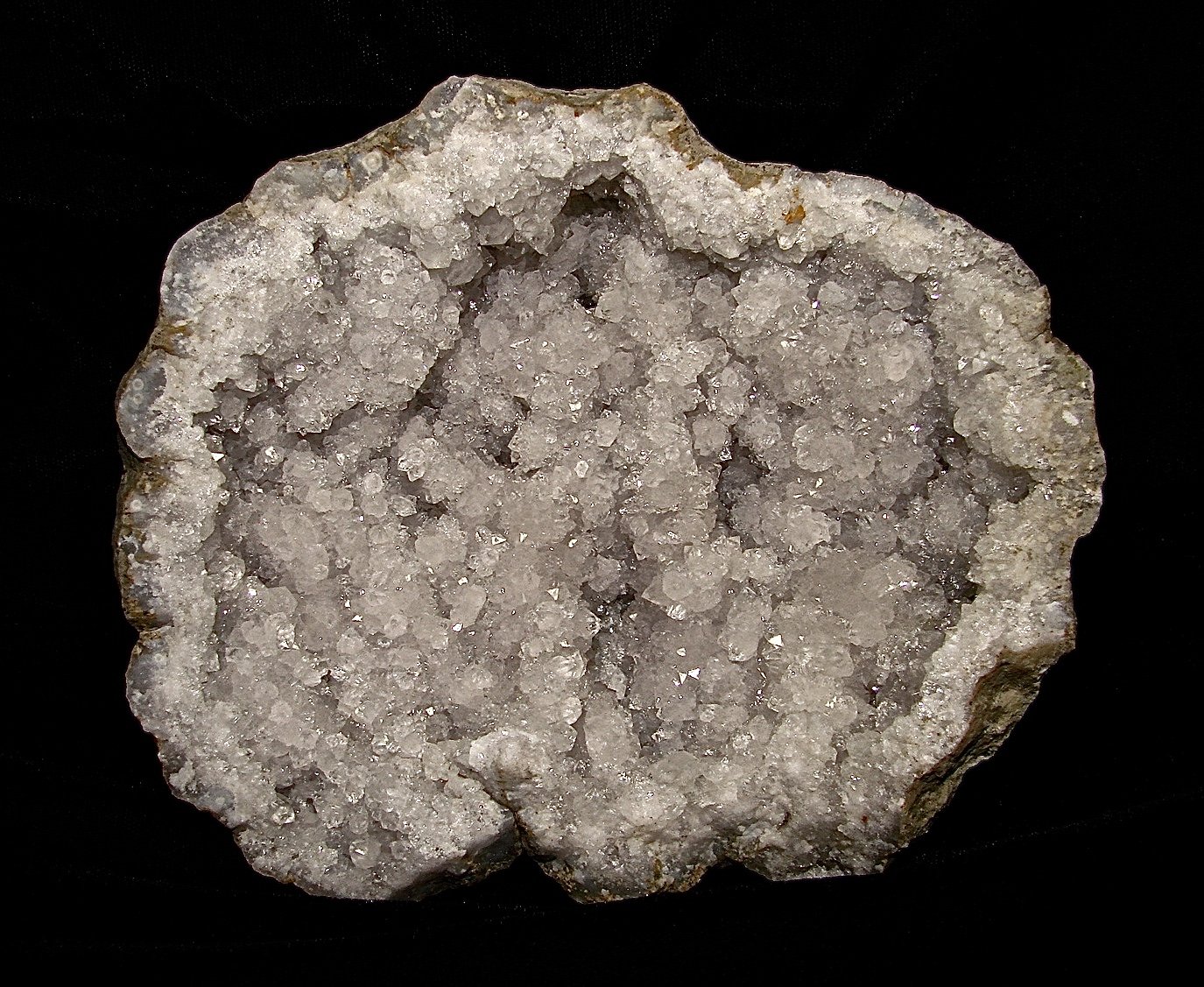 Quartz
geode cavity is 13 cm
(Autor: Bob Harman)