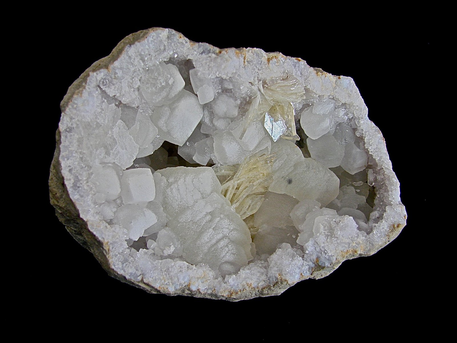 Calcite and Barite on Quartz
calcites up to 4.0 cm barite up to 2.5 cm
(Autor: Bob Harman)