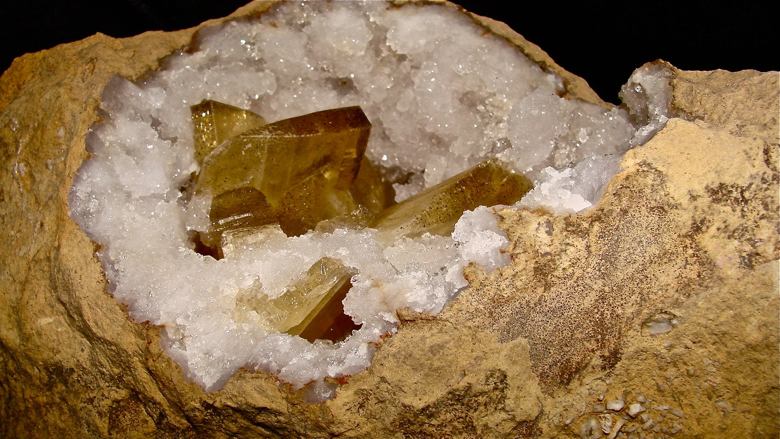 Barite on Quartz
The specimen is 18 cm long
(Autor: Bob Harman)