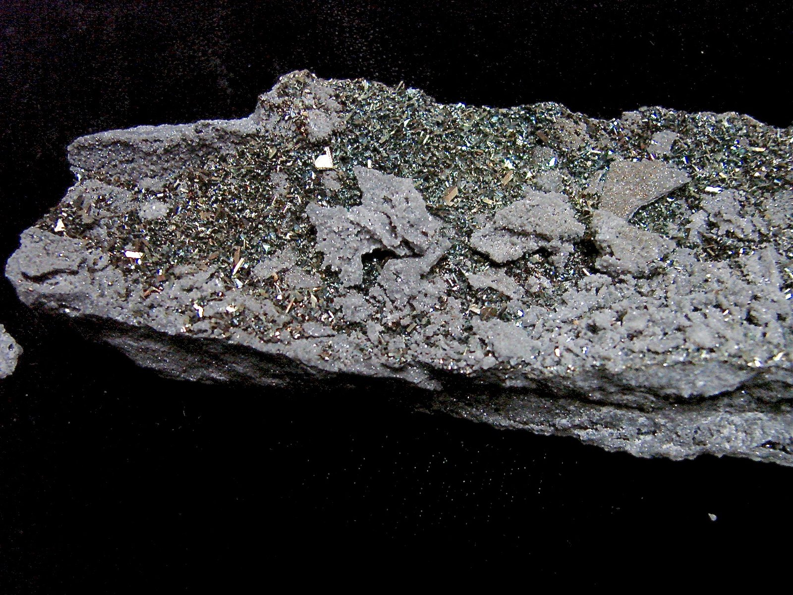 Marcasite
each individual crystal is up to 3 mm
(Autor: Bob Harman)