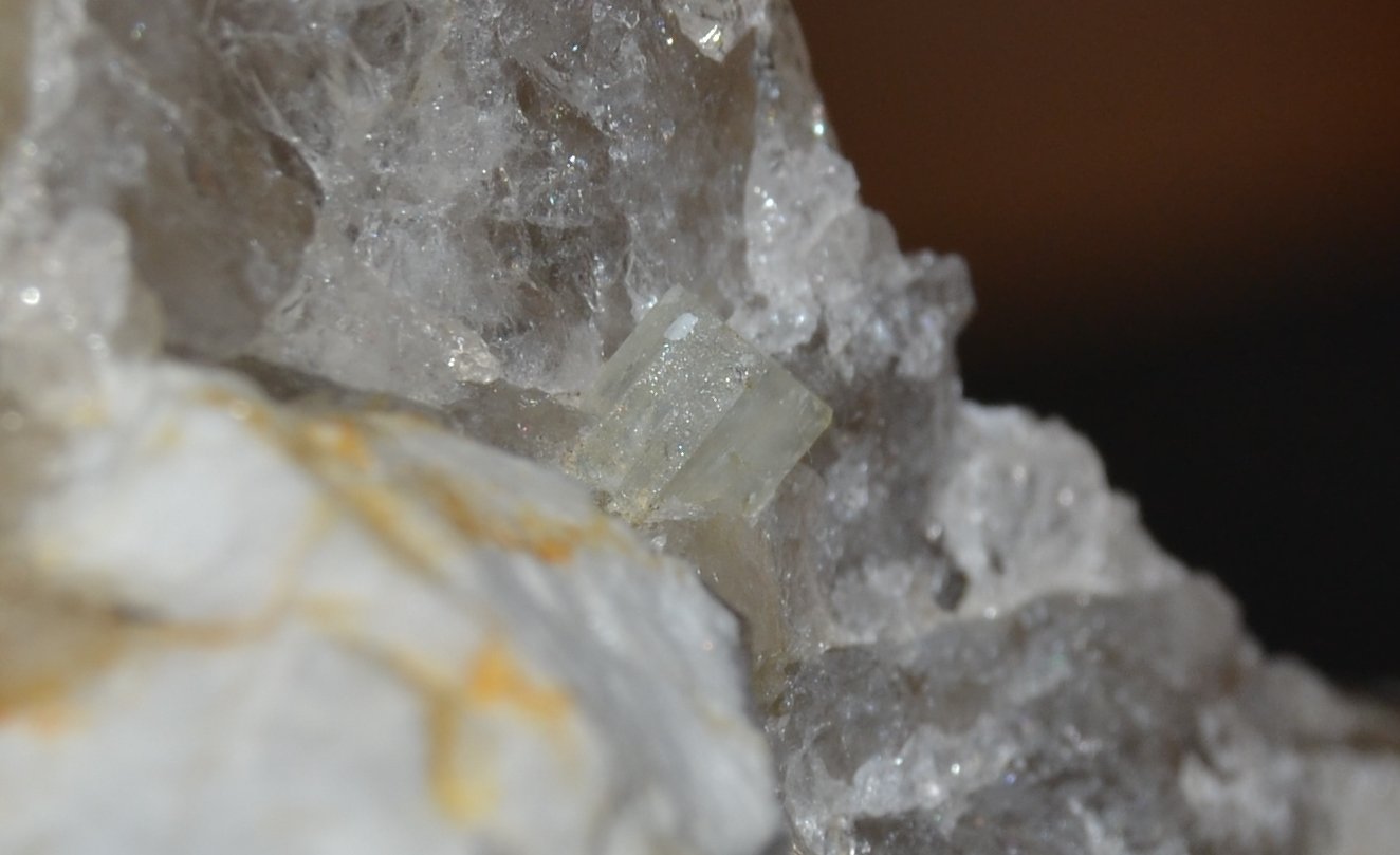 Beryl
Crystal Size: aprox. 3 x 2 x 3 mm
(Autor: Vitomorim)