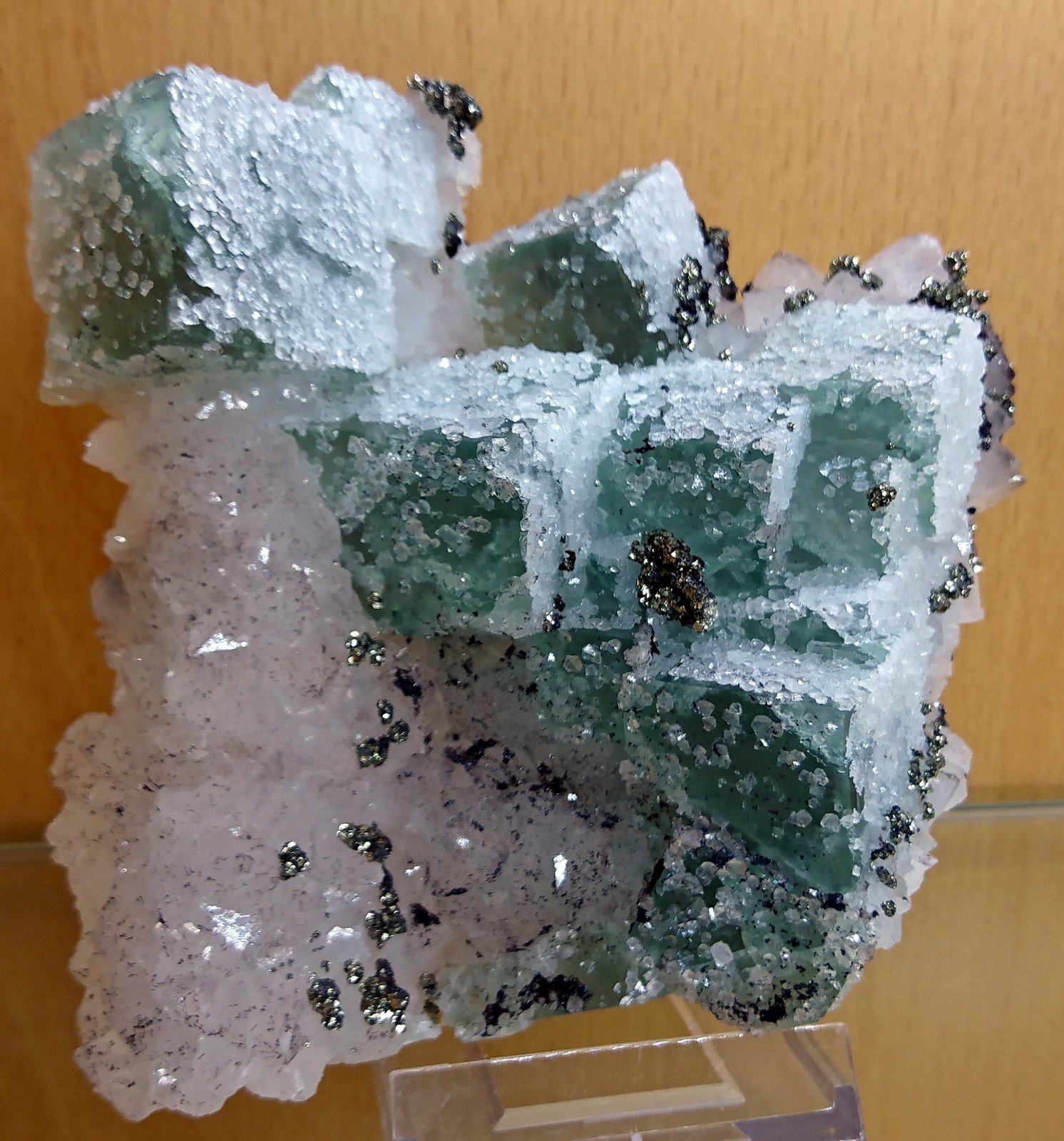 Fluorite
14X14 cm. aprox.
(Autor: Enrique Llorens)