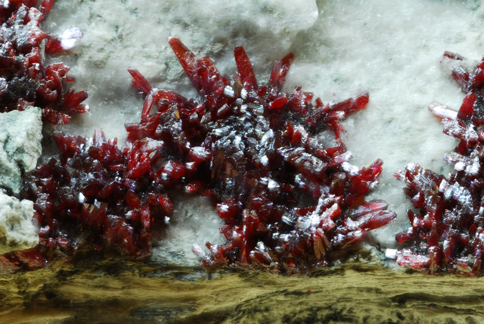 Proustite
1,5x 1,5 aprox.
(Autor: Enrique Llorens)