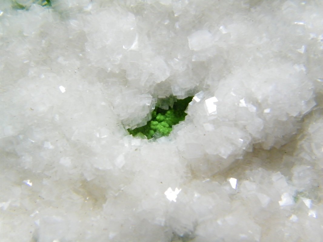 Calcite over Bayldonite
78mm x 137mm x 65mm
(Autor: Heimo Hellwig)