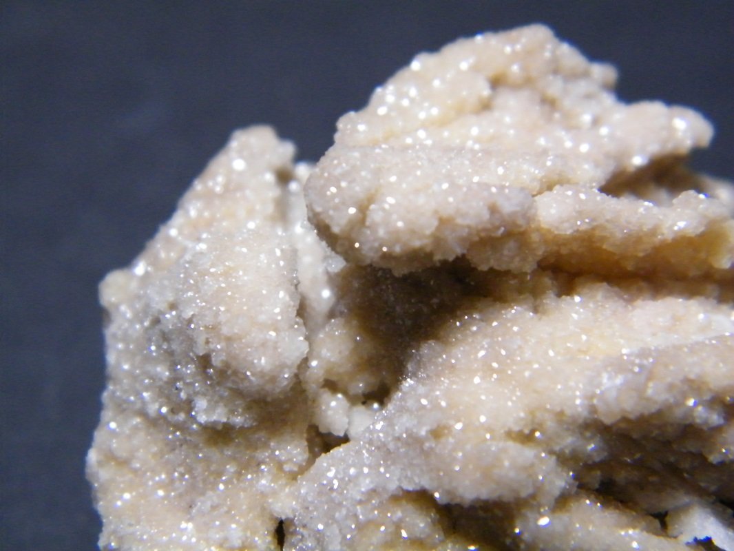 Smithsonite
48mm x 32mm x 45mm
(Autor: Heimo Hellwig)