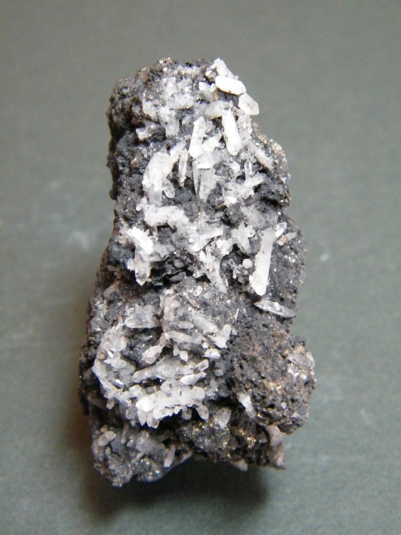 Mimetite and Smithsonite
34mm x 47mm x 35mm
(Autor: Heimo Hellwig)