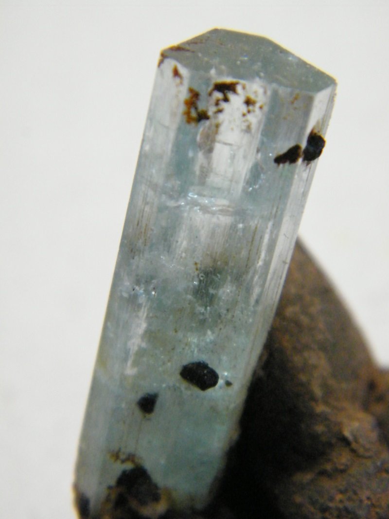 Beryl (variety aquamarine) and Siderite
38mm x 47mm x 27mm
(Autor: Heimo Hellwig)