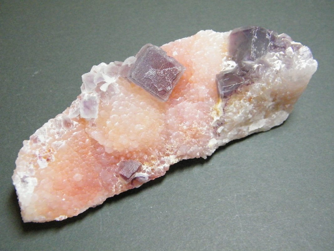 Fluorite on Quartz
116mm x 45mm x 28mm
(Autor: Heimo Hellwig)