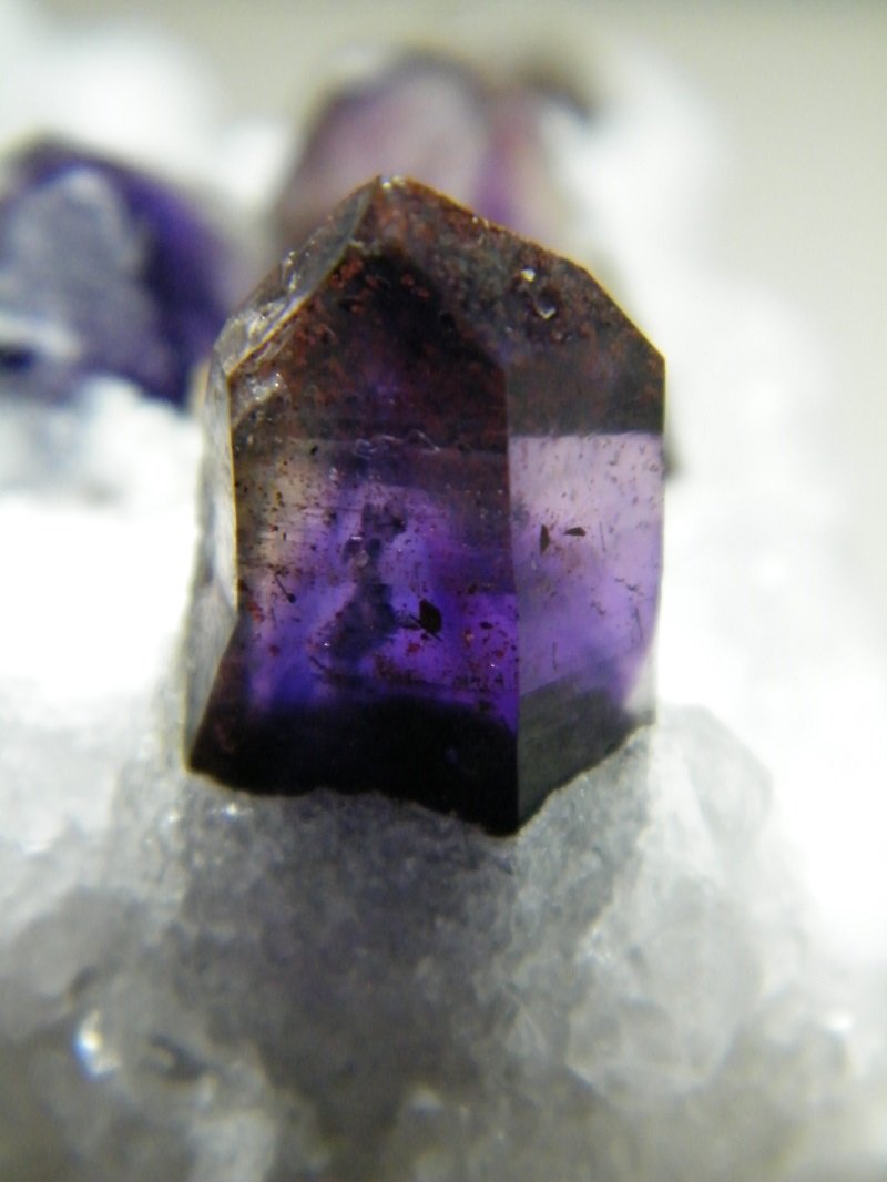 Quartz (variety amethyst) and Calcite
127mm x 116mm x 104mm
(Autor: Heimo Hellwig)