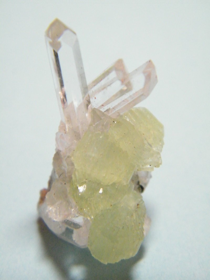 Quartz and Prehnite
15mm x 26mm x 18mm
(Autor: Heimo Hellwig)
