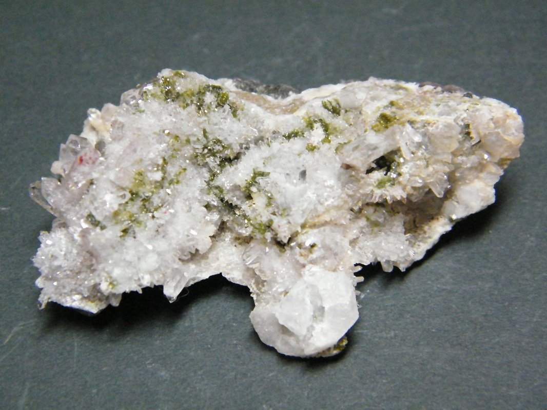 Quartz on Epidote
61mm x 42mm x 23mm
(Autor: Heimo Hellwig)