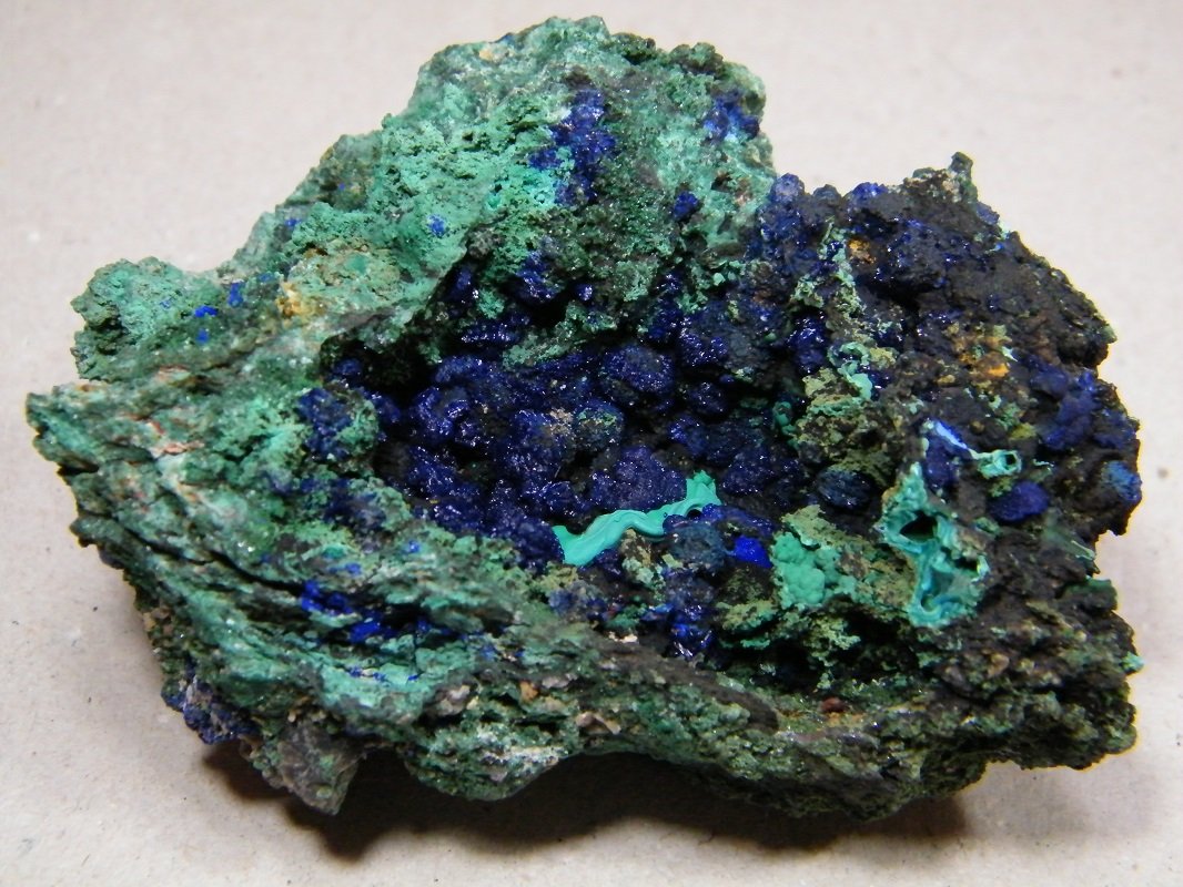 Azurite and Malachite
85mm x 60mm x 41mm
(Autor: Heimo Hellwig)
