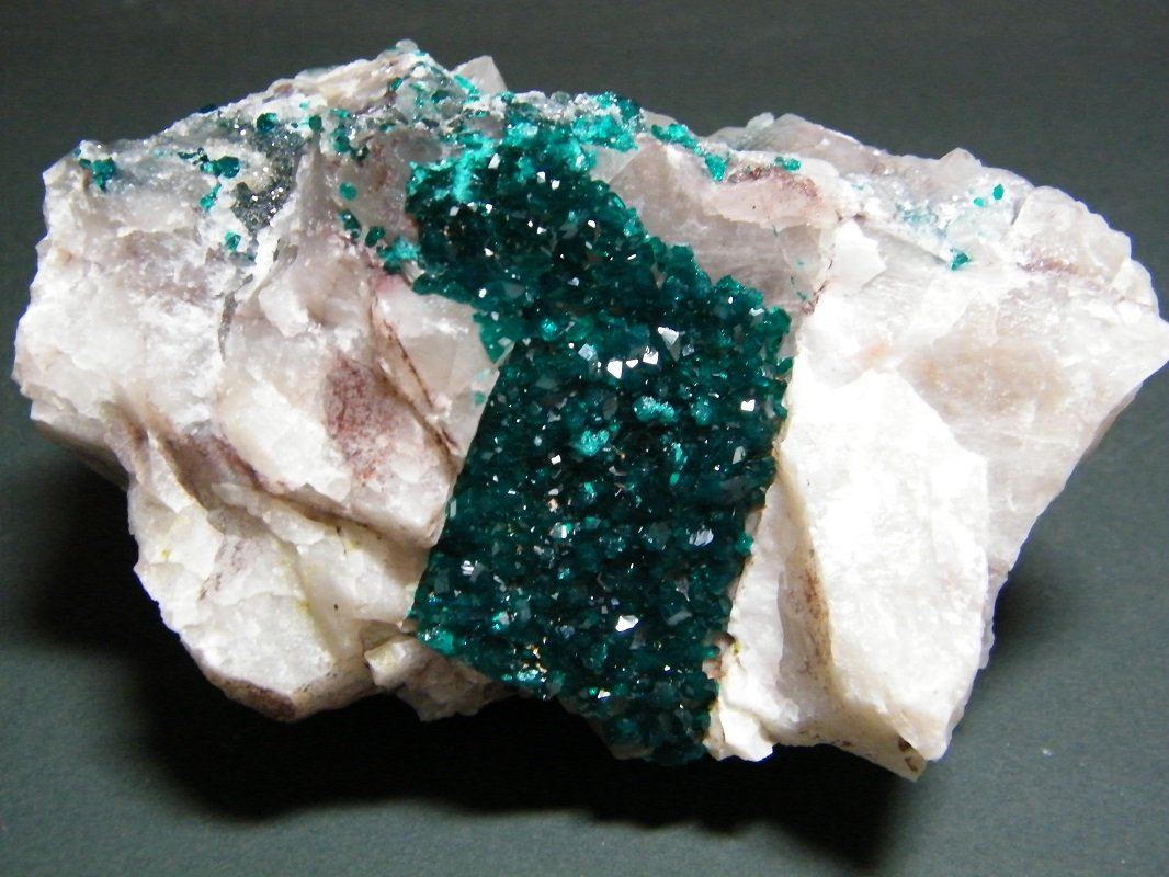 Dioptase
105mm x 64mm x 74mm
(Autor: Heimo Hellwig)