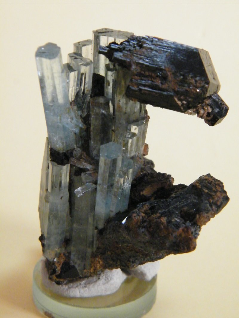 Beryl (variety aquamarine) and Schorl
48mm x 57mm x 35mm
(Autor: Heimo Hellwig)