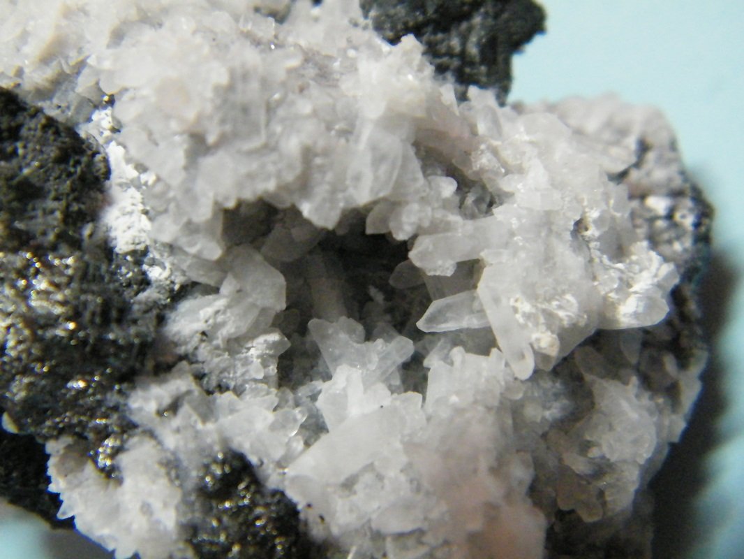 Quartz on Tennantite
62mm x 39mm x 39mm
(Autor: Heimo Hellwig)
