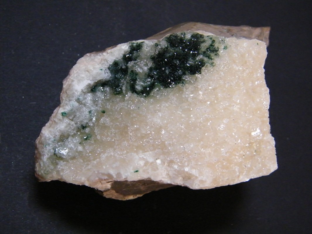 Calcite and Malachite
92mm x 58mm x 65mm
(Autor: Heimo Hellwig)