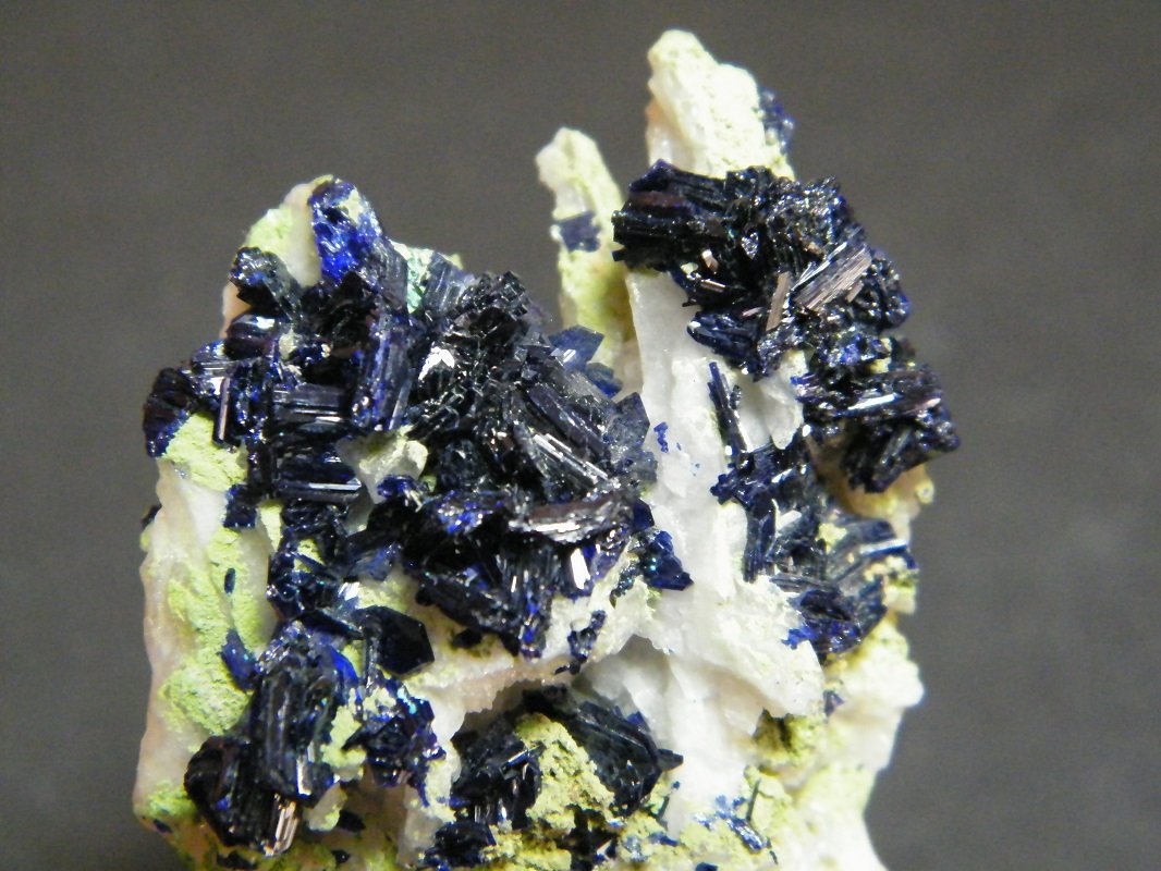 Azurite and Duftite
32mm x 62mm x 21mm
(Autor: Heimo Hellwig)