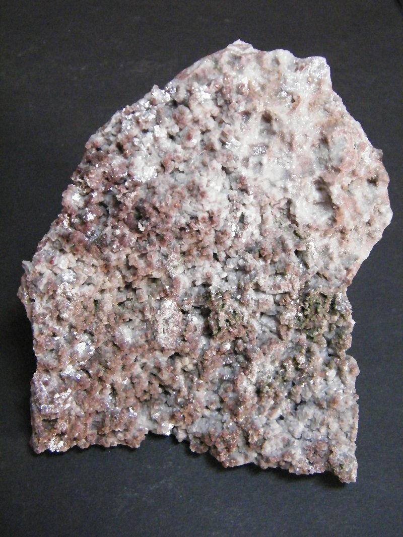 Dolomite
97mm x 105mm x 18mm
(Autor: Heimo Hellwig)