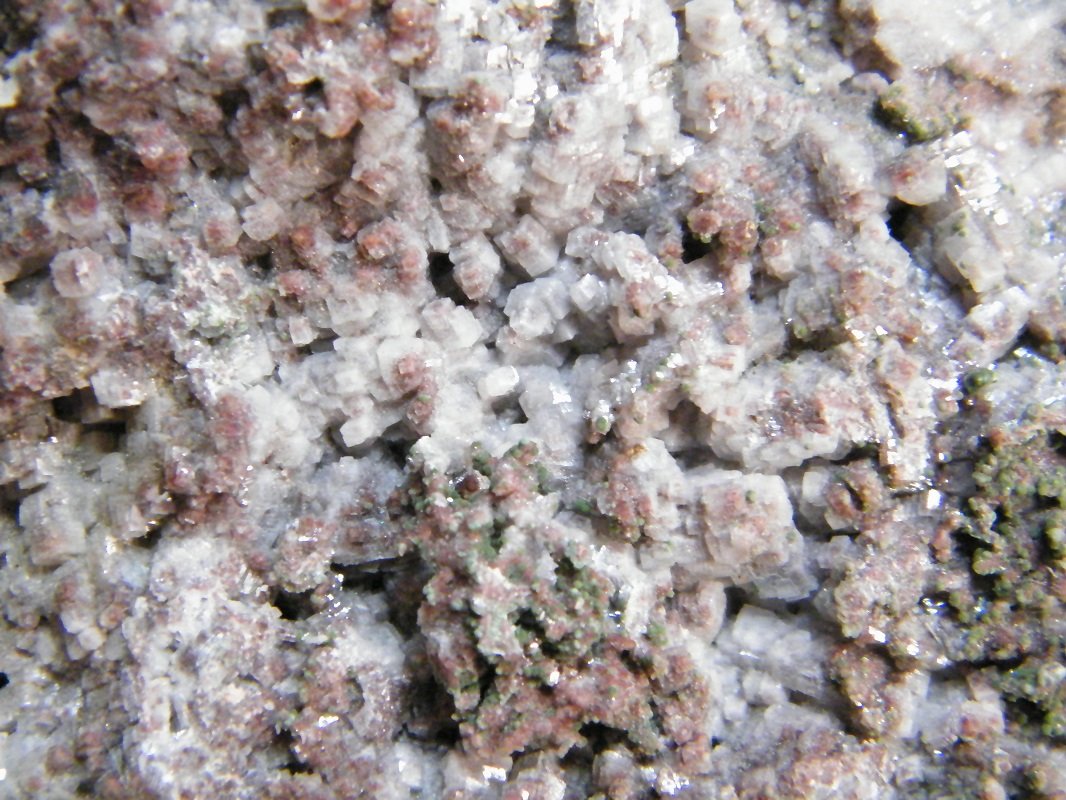 Dolomite
97mm x 105mm x 18mm
(Autor: Heimo Hellwig)