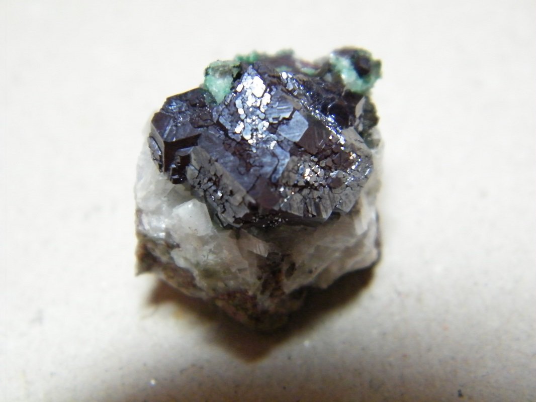 Cuprite
21mm x 22mm x 19mm
(Autor: Heimo Hellwig)