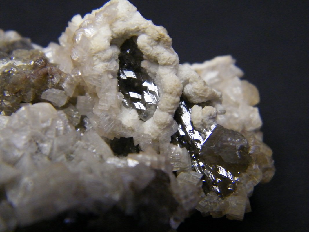 Calcite and Cerussite
75mm x 48mm x 37mm
(Autor: Heimo Hellwig)