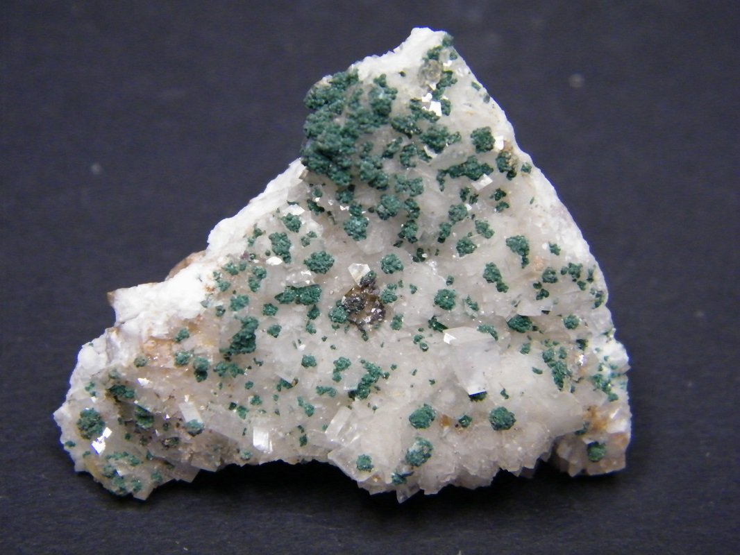 Malachite on Calcite
43mm x 32mm x 27mm
(Autor: Heimo Hellwig)