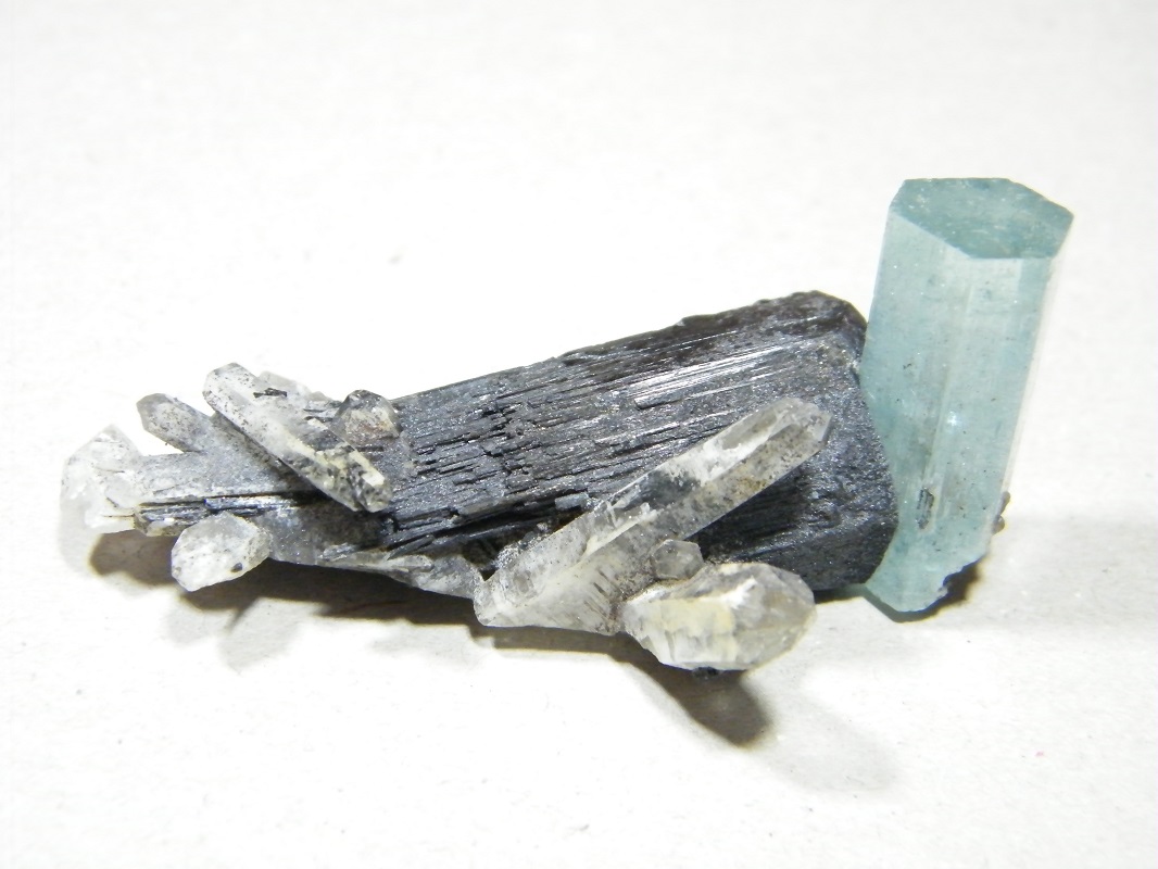 Beryl (var. aquamarine) on Schorl
60x30mm
(Autor: Heimo Hellwig)