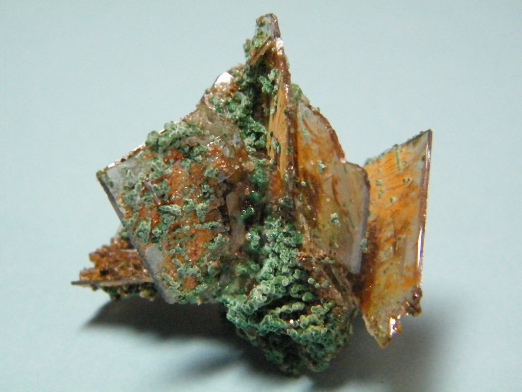 Malachite on Wulfenite
48mm x 41mm x 37mm
(Autor: Heimo Hellwig)