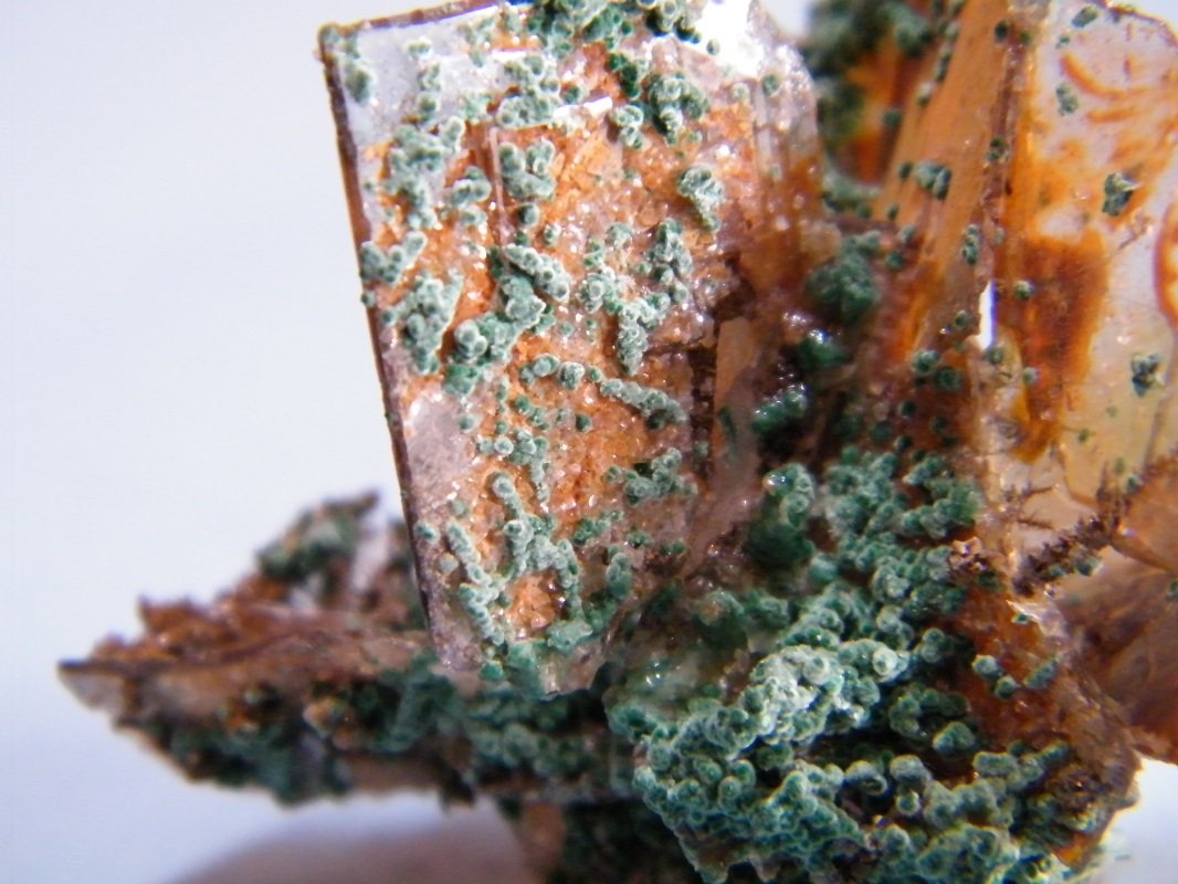 Malachite on Wulfenite
48mm x 41mm x 37mm
(Autor: Heimo Hellwig)