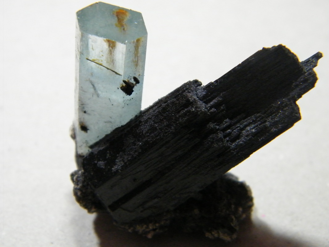 Beryl (var. aquamarine) on Schorl
35x40mm
(Autor: Heimo Hellwig)