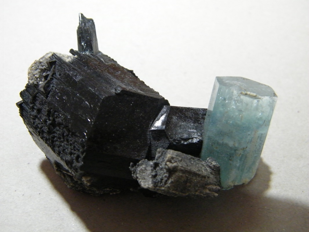 Beryl (var. aquamarine) on Schorl
80x50mm
(Autor: Heimo Hellwig)