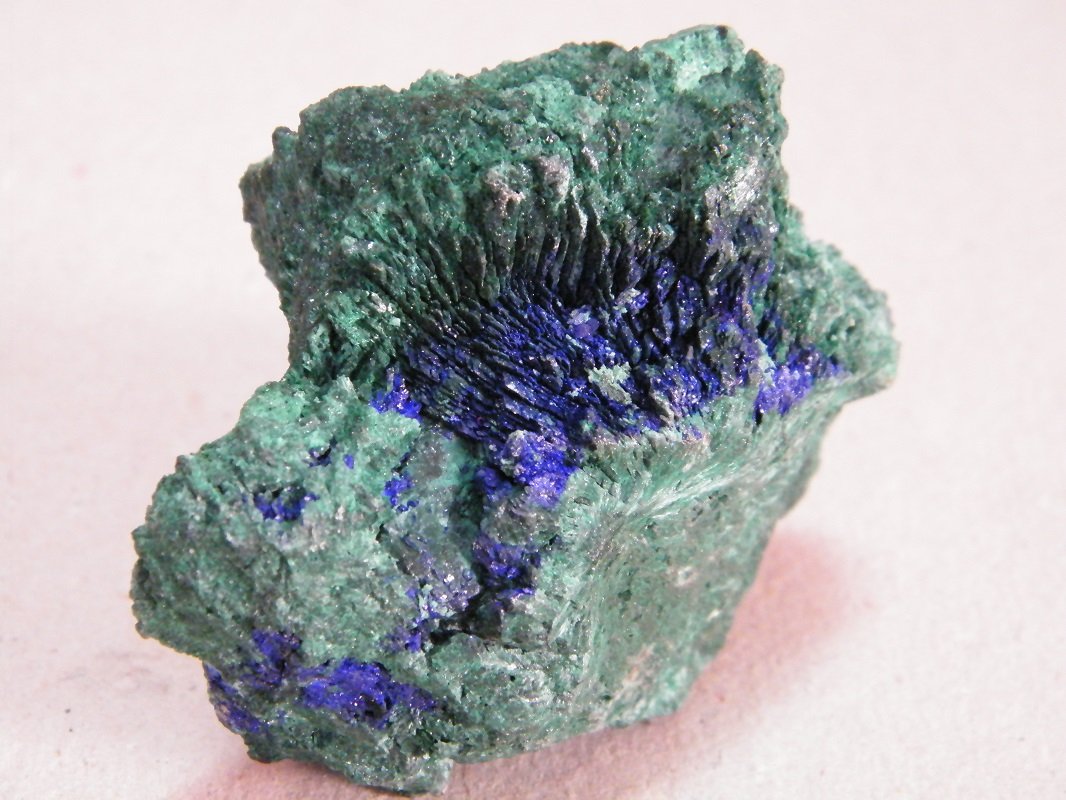 Azurite and Malachite
66mm x 54mm x 41mm
(Autor: Heimo Hellwig)