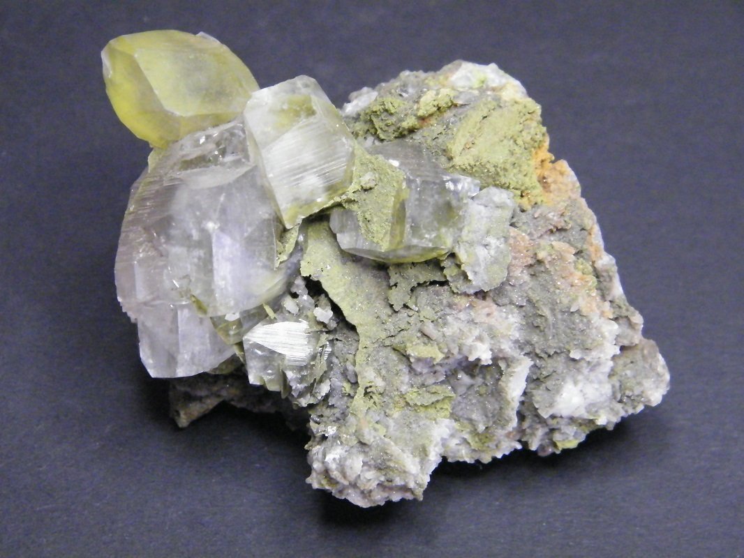 Calcite and Mottramite
81mm x 56mm x 45mm
(Autor: Heimo Hellwig)