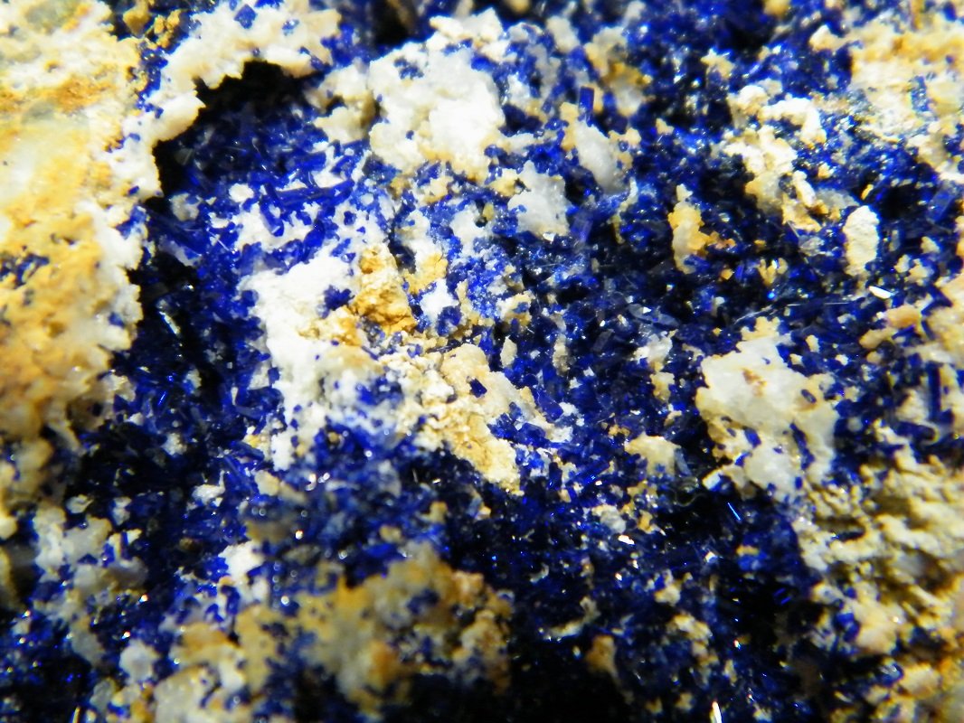 Azurite
110x110mm
(Autor: Heimo Hellwig)
