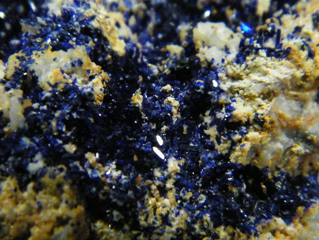 Azurite
110x110mm
(Autor: Heimo Hellwig)