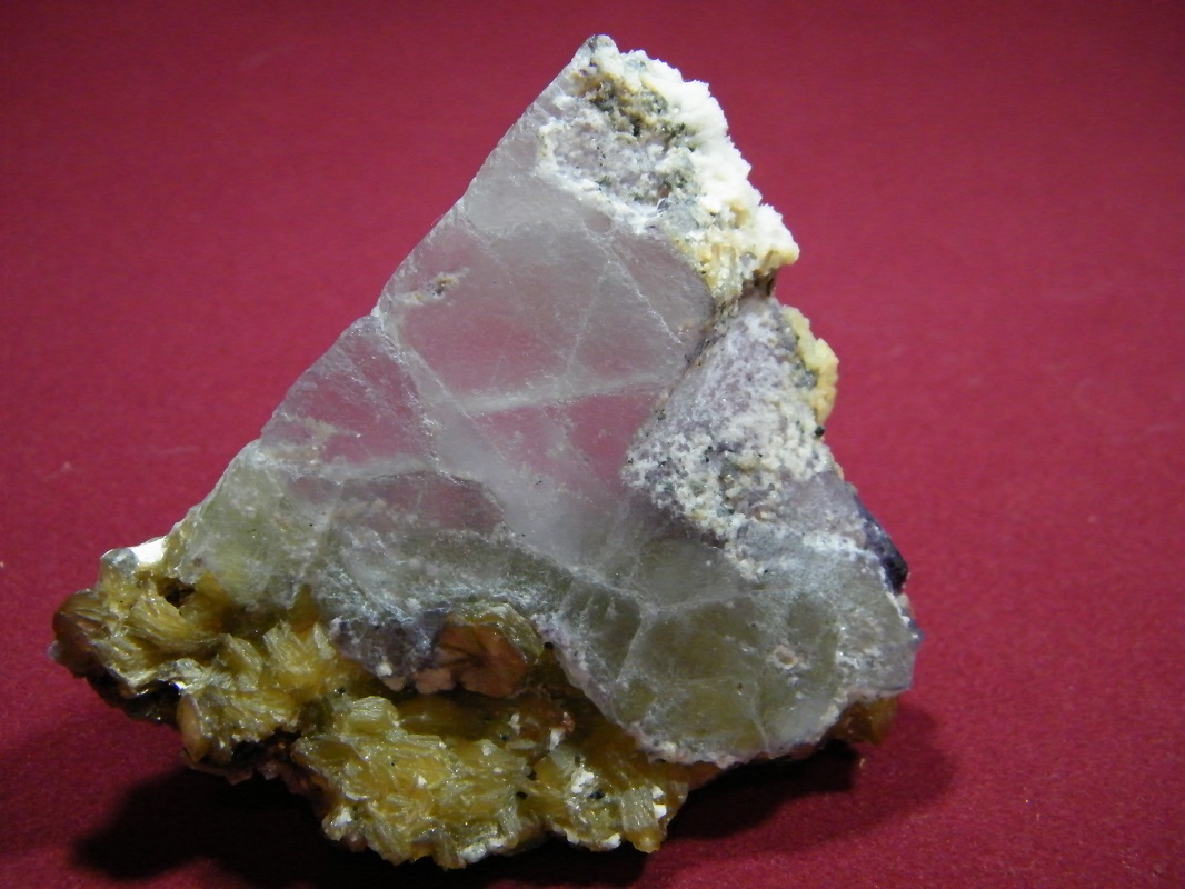Fluorite with muscovite
85x80x15mm
(Autor: Heimo Hellwig)