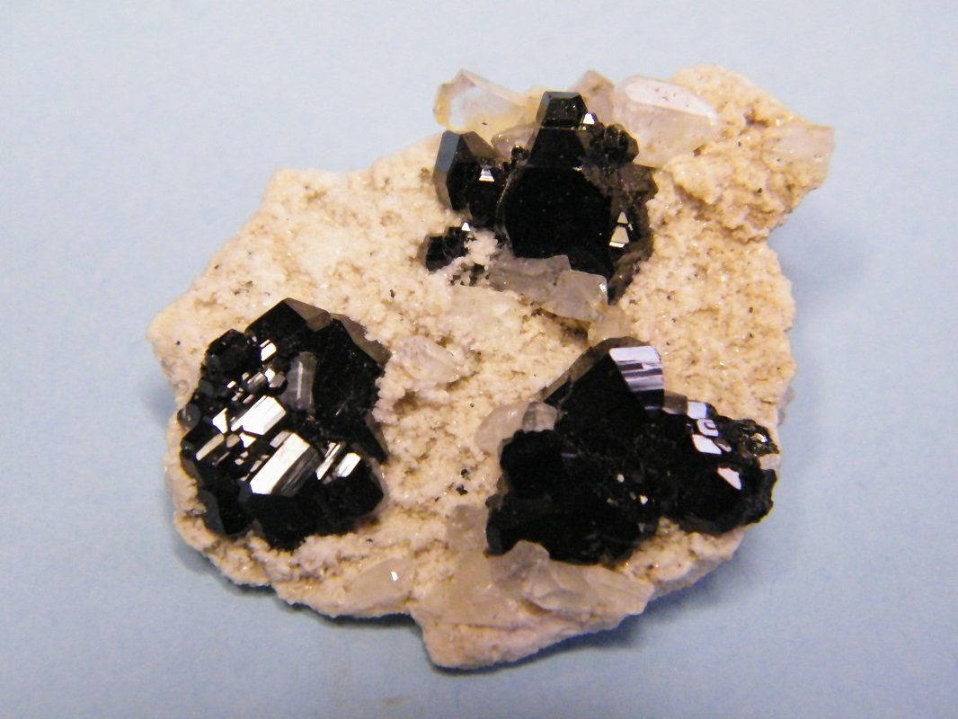 Schorl and Quartz
39mm x 32mm x 10mm
(Autor: Heimo Hellwig)