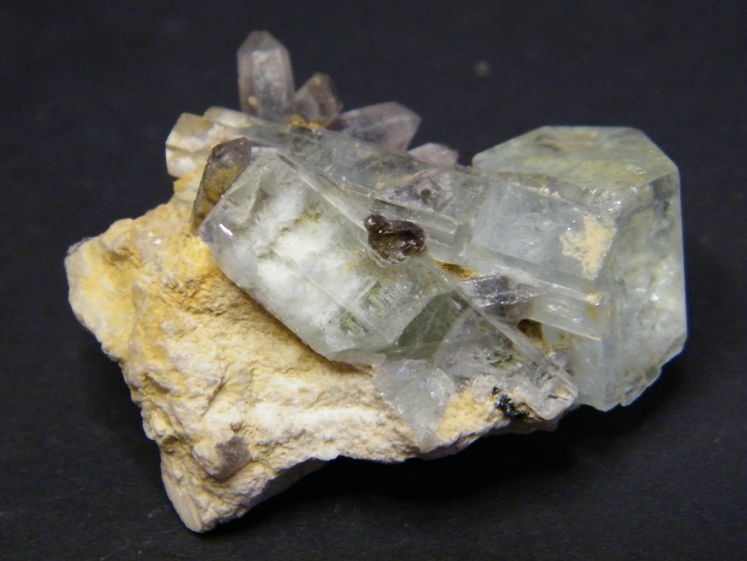Beryl (variety Aquamarine) and Quartz
46mm x 40mm x 27mm
(Autor: Heimo Hellwig)