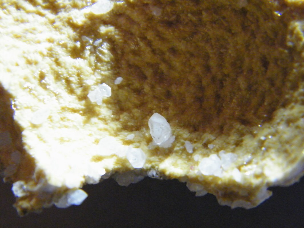 Dolomite
330x250x100mm
(Autor: Heimo Hellwig)