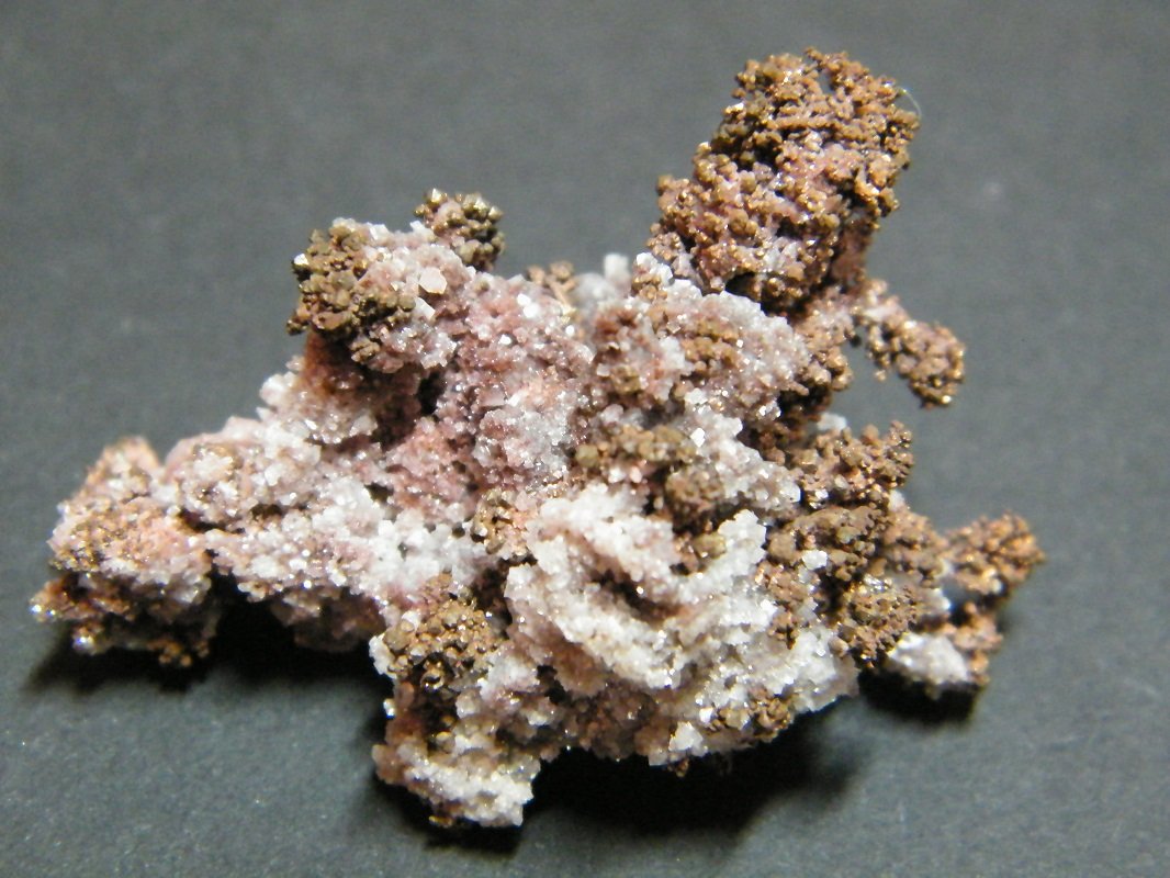 Copper and Calcite
45x30mm
(Autor: Heimo Hellwig)